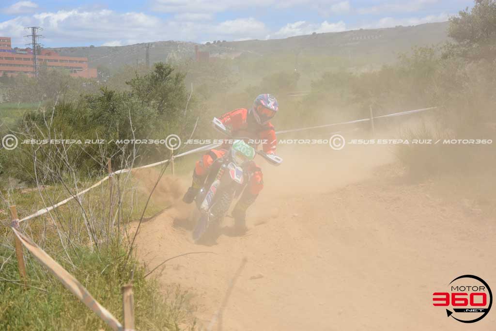 203_ROB_7687