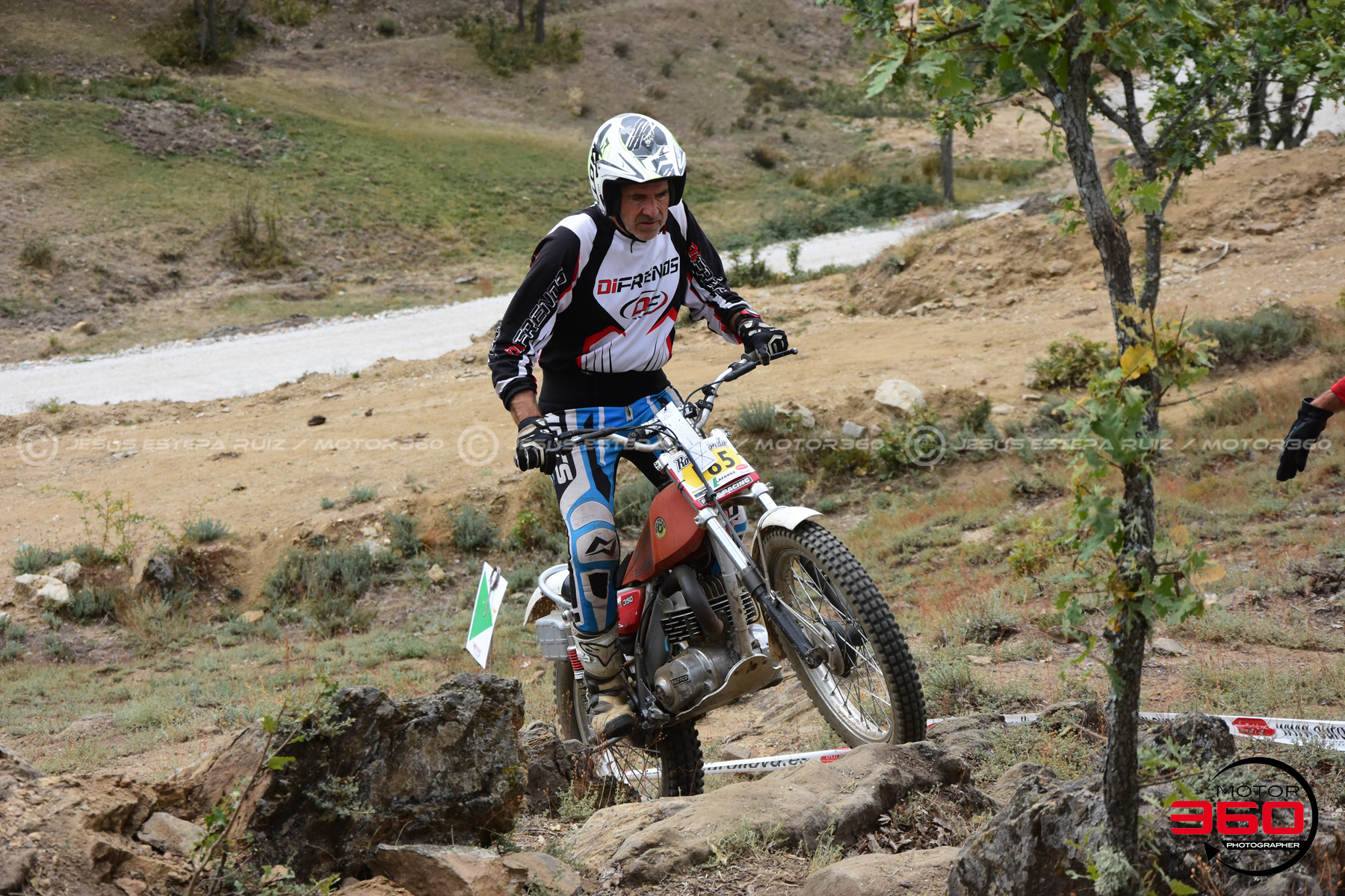 185_ROB_9213