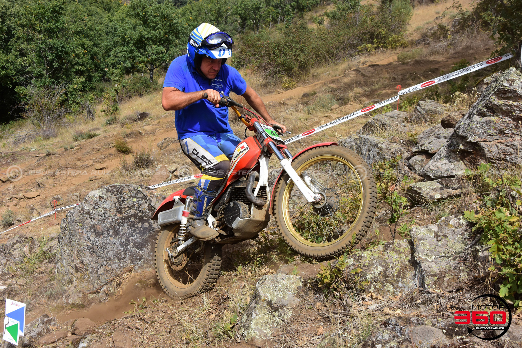 040_ROB_9783
