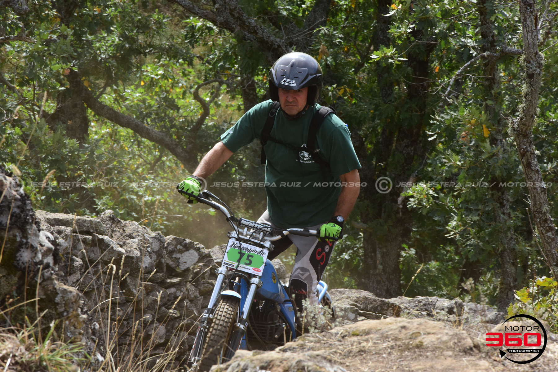 075_ROB_9730