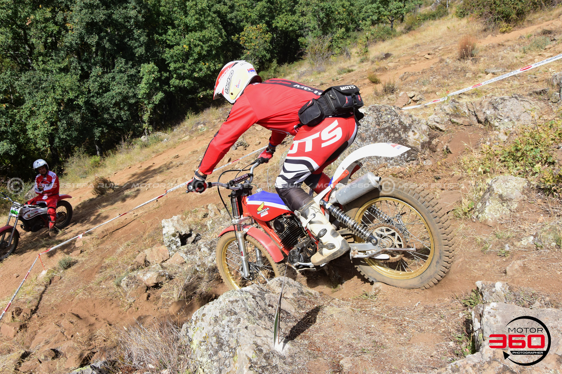 043_ROB_9841