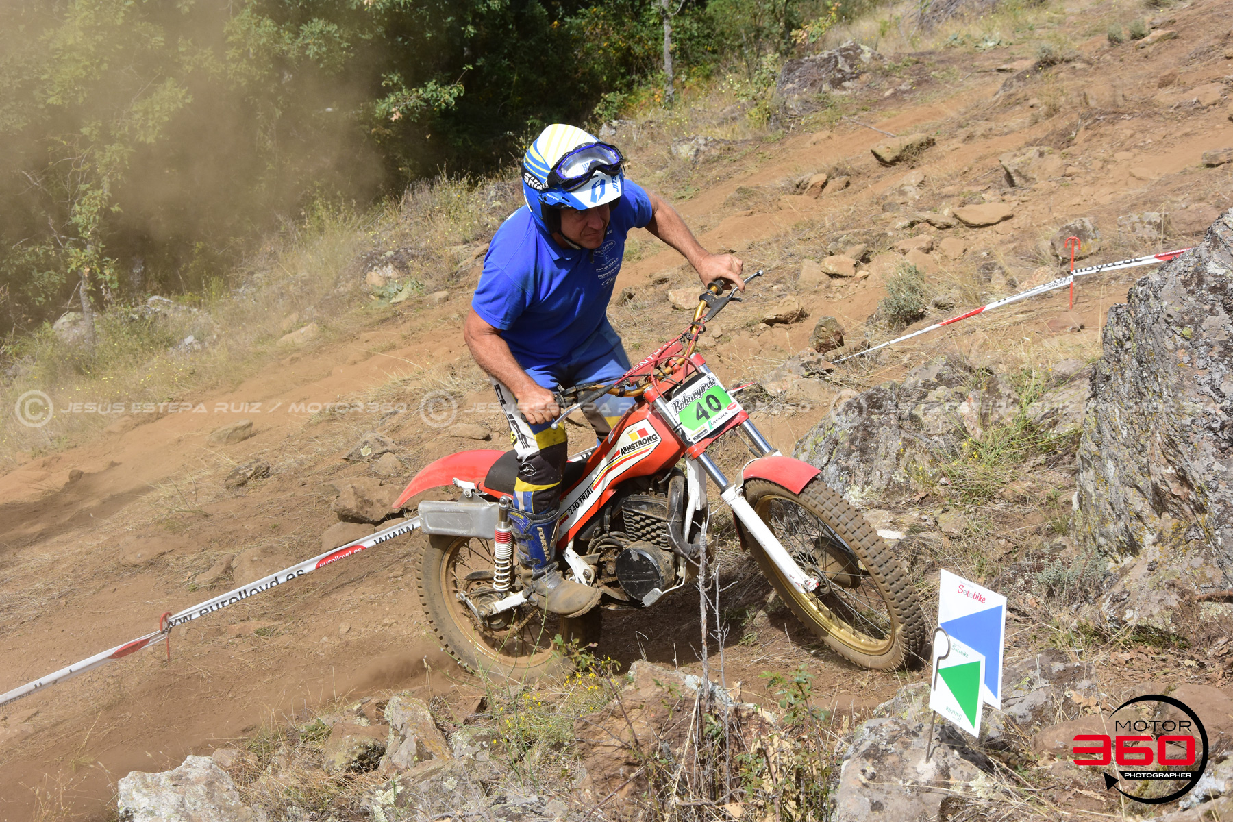 040_ROB_9782