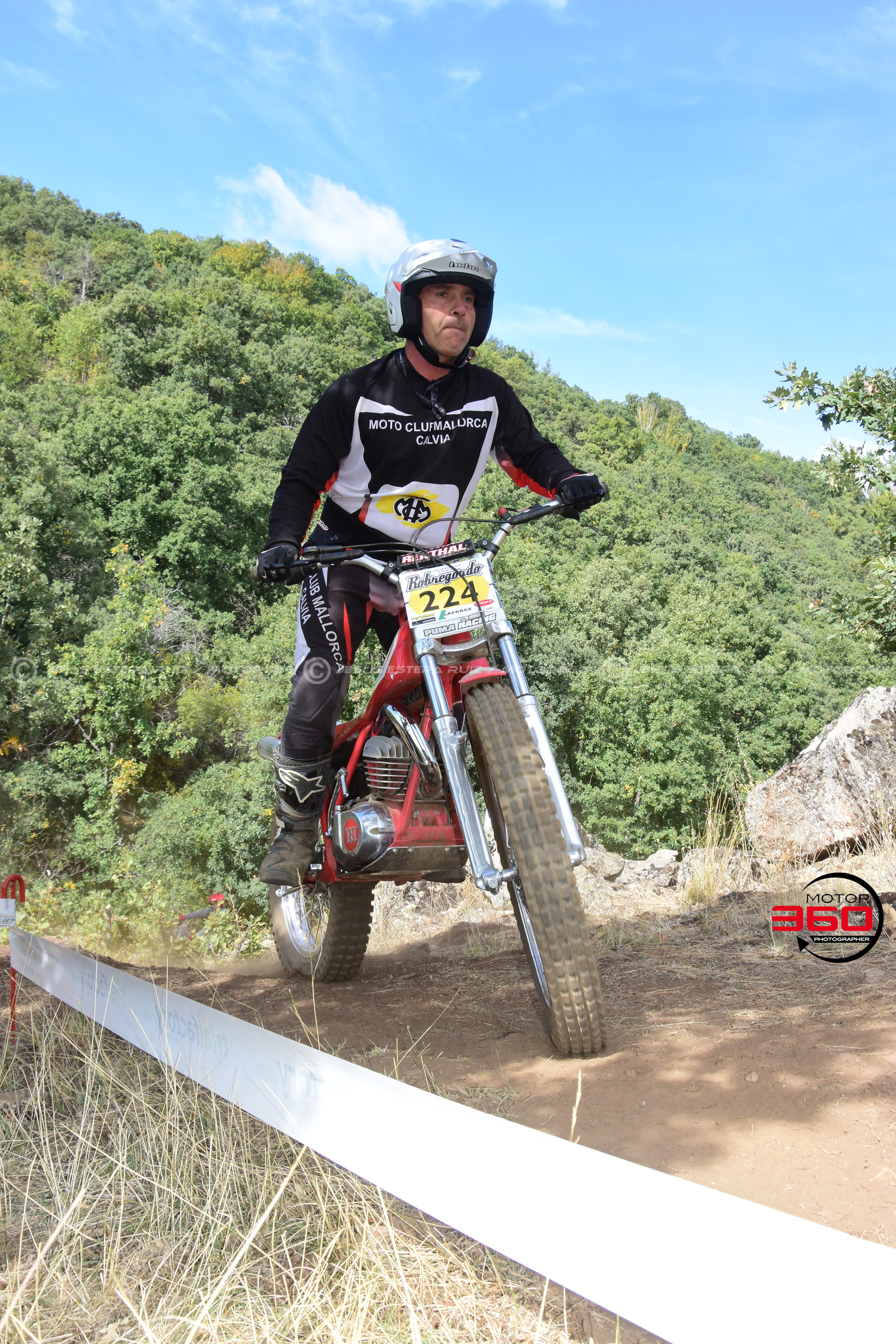 224_ROB_9677