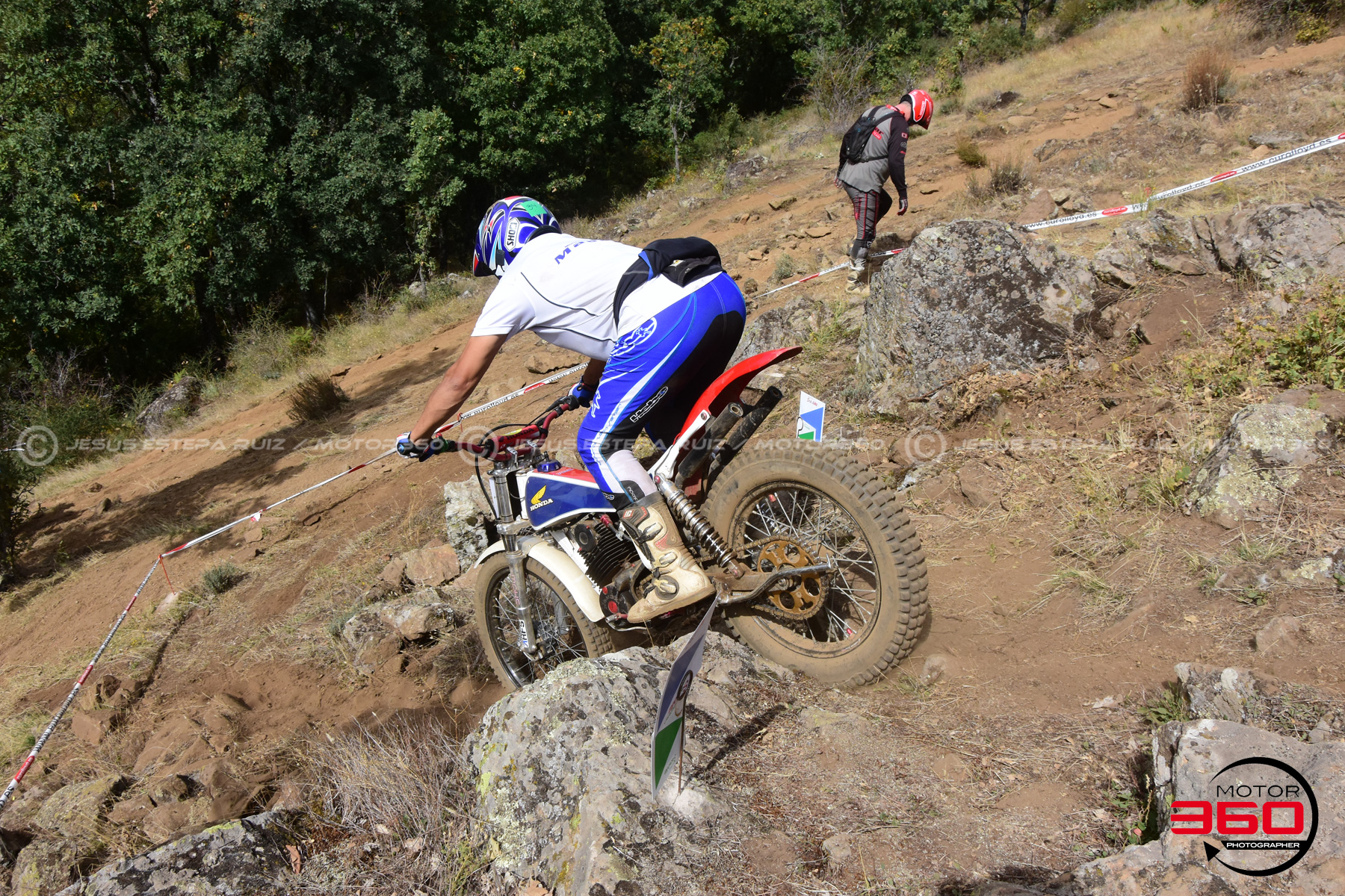 033_ROB_9808