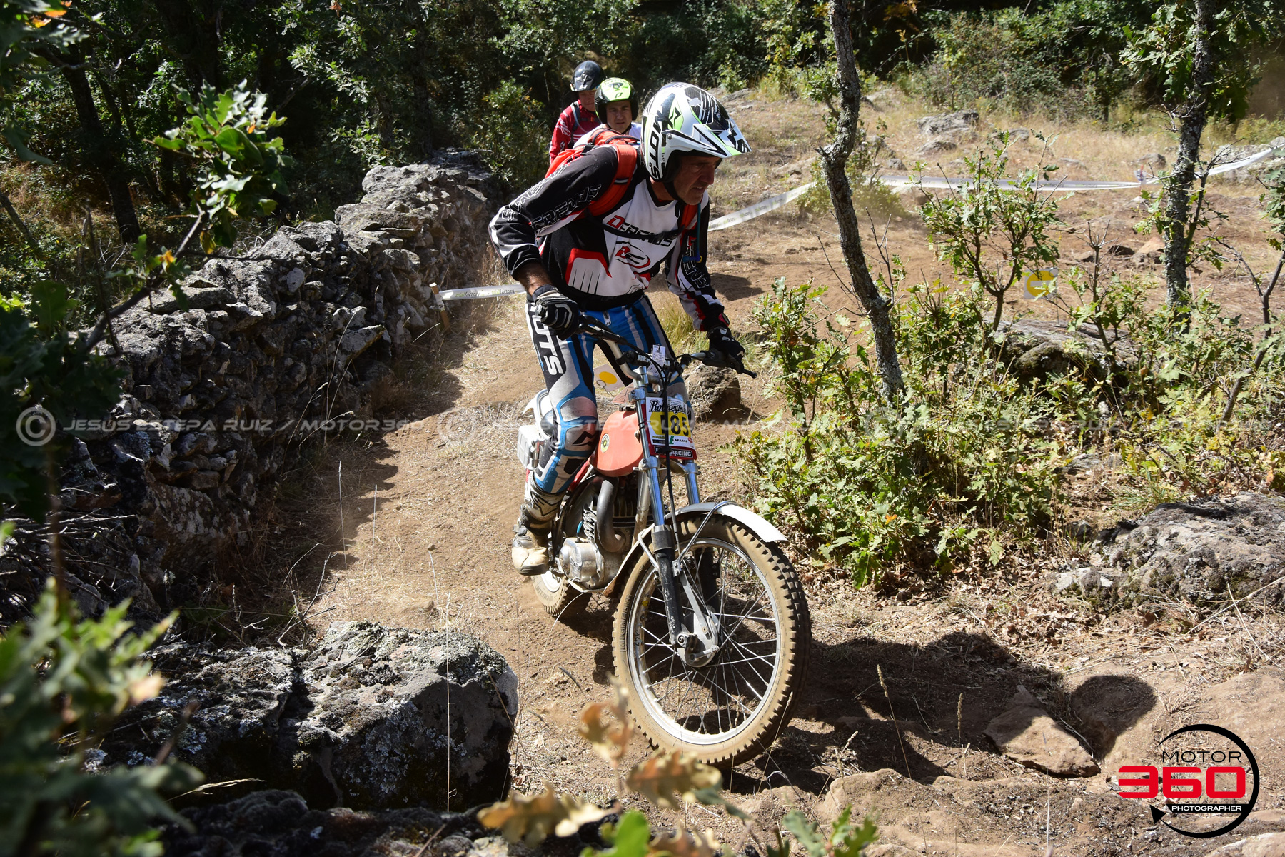 185_ROB_9658