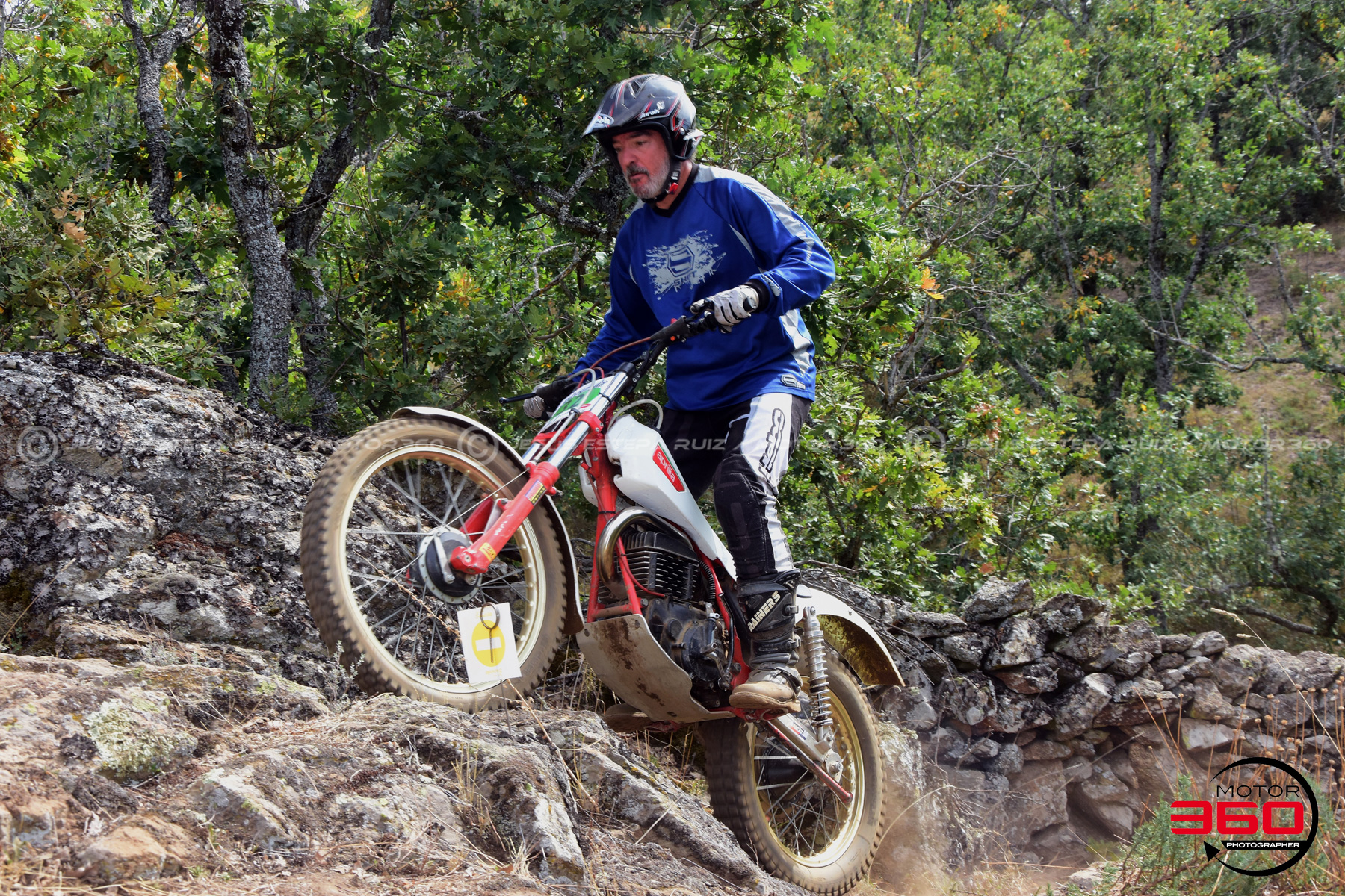 032_ROB_9757