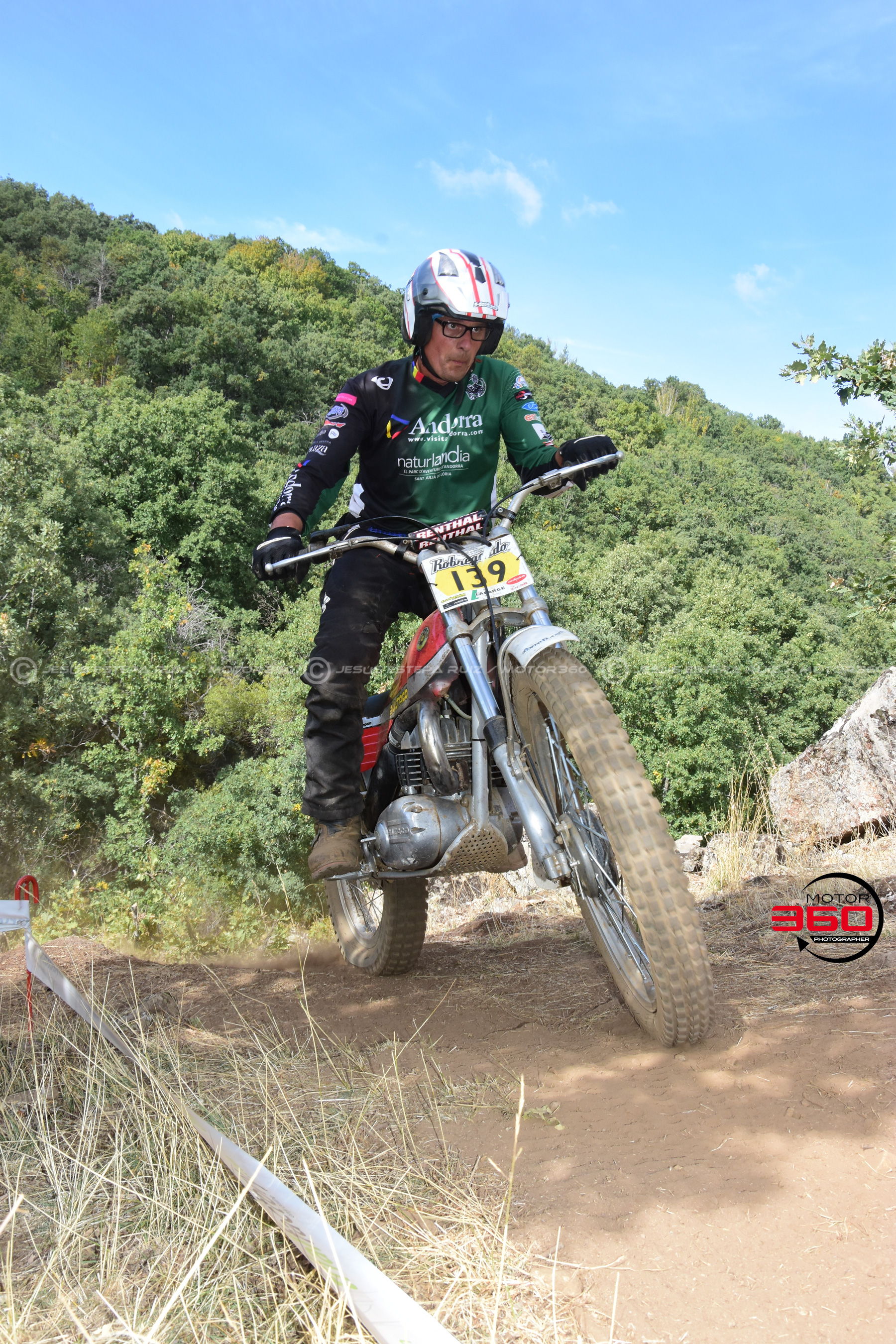 139_ROB_9690