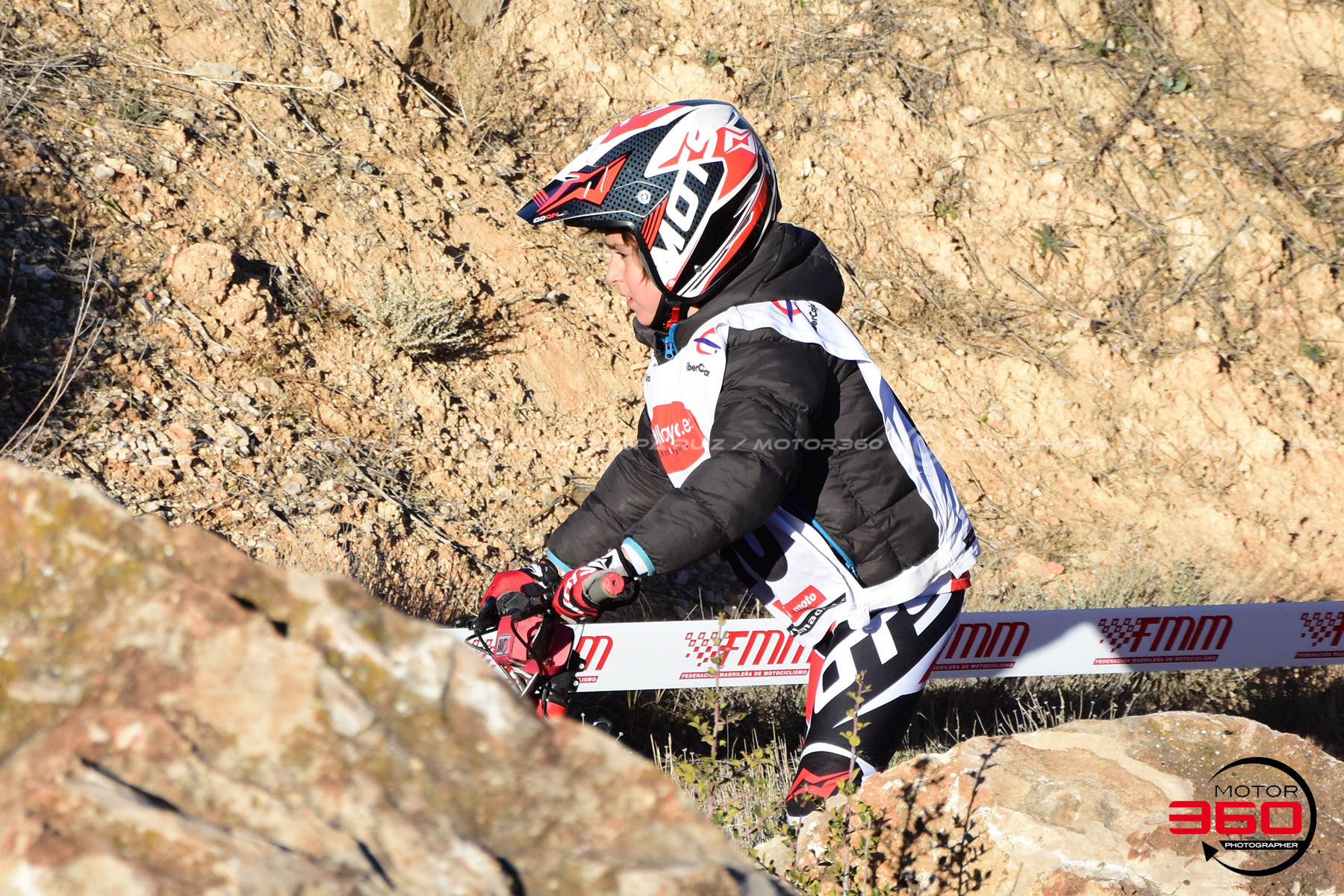 090_ROB_1585