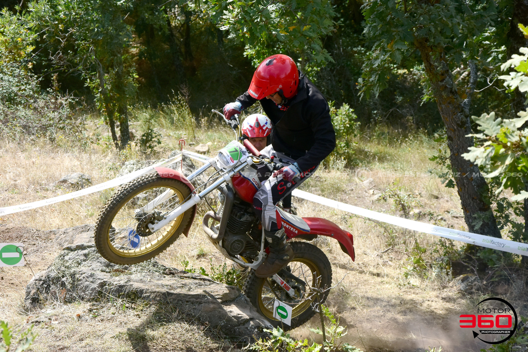 047_ROB_9908