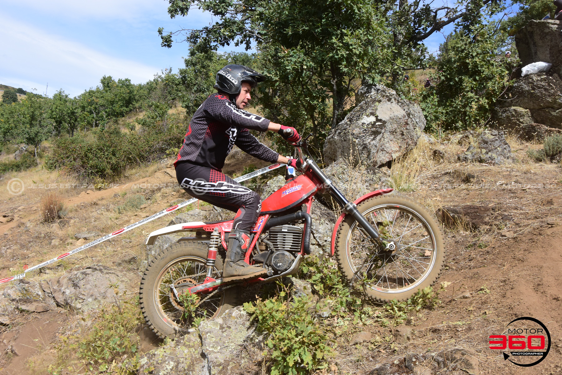 041_ROB_9907