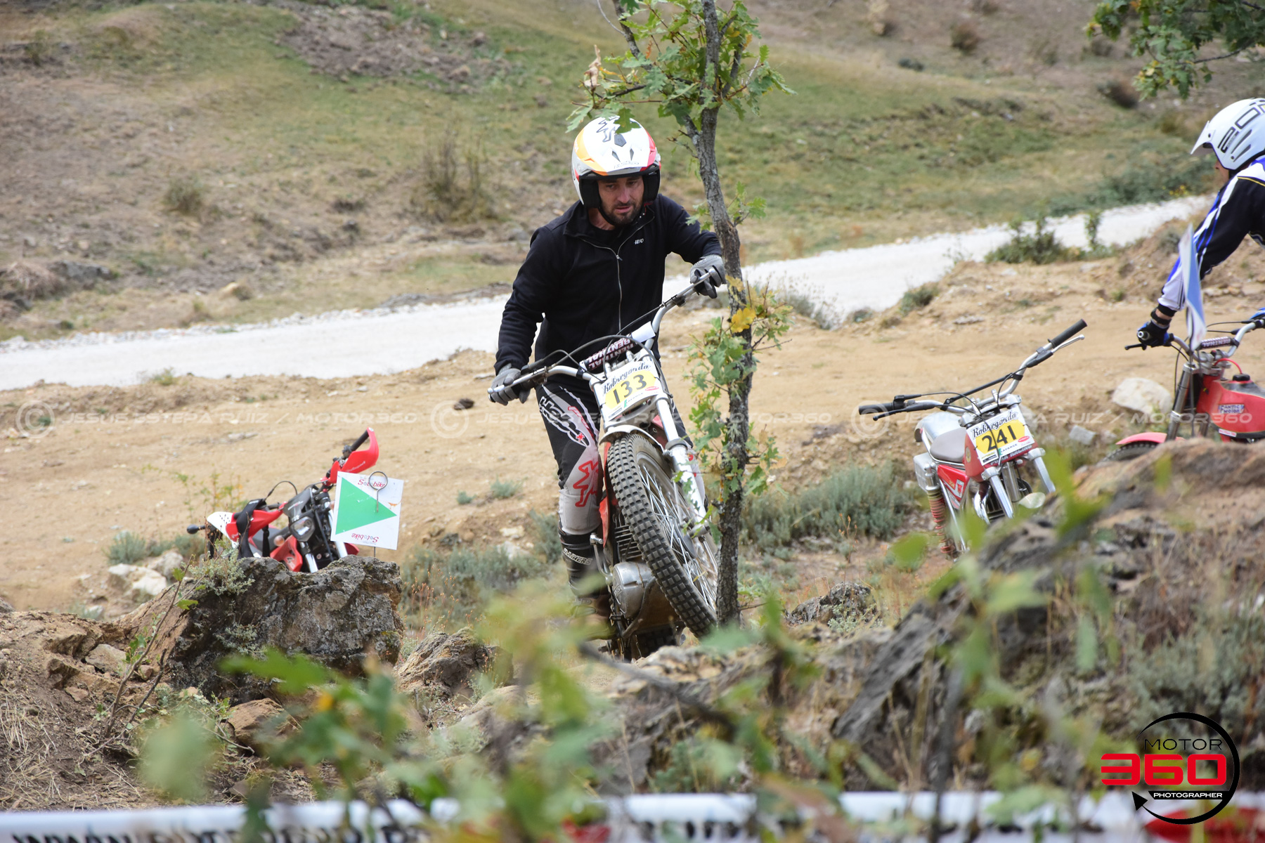 133_ROB_9328