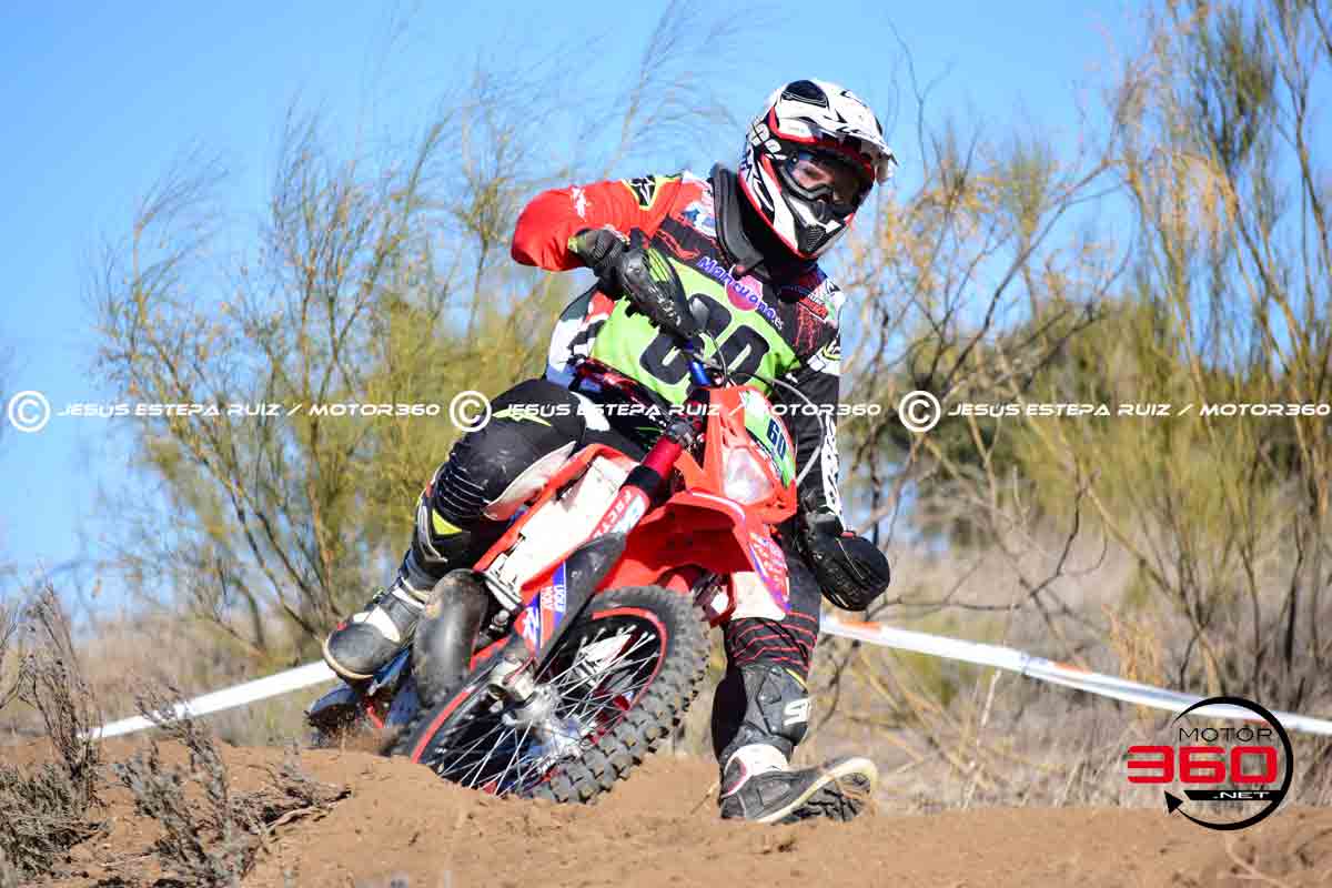 060_ROB_3143