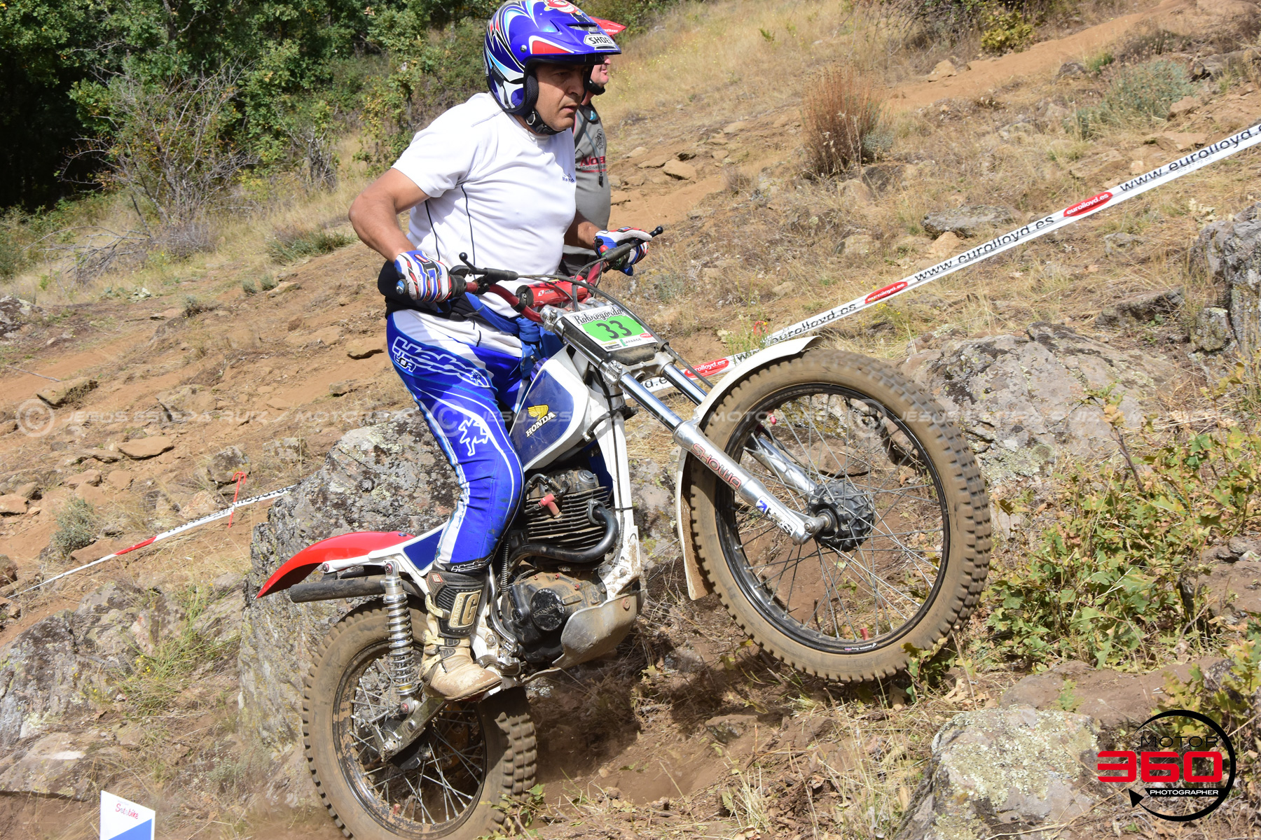 033_ROB_9810