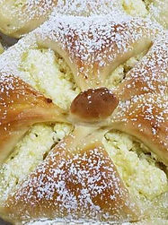 Túrós Táska (Cottage cheese bundles)