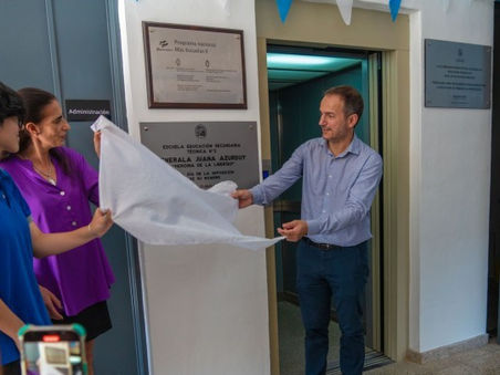 Abella acompañó el acto de imposición del nombre “Generala Juana Azurduy” a la Escuela Técnica N°2