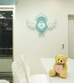 秋葉原 メイドカフェ ブルーエッグ インテリア バーカウンター2