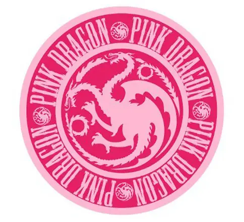 ピンクドラゴン ロゴ 秋葉原 メイドカフェ