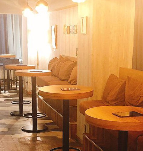 ナチュラリア秋葉原 店内 秋葉原 ガールズバー 1