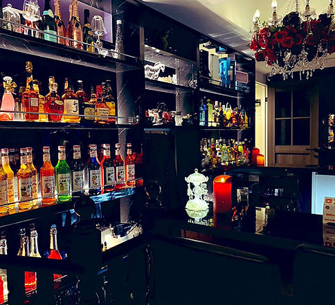 ピエロ ロゴ 秋葉原 コンセプトカフェ