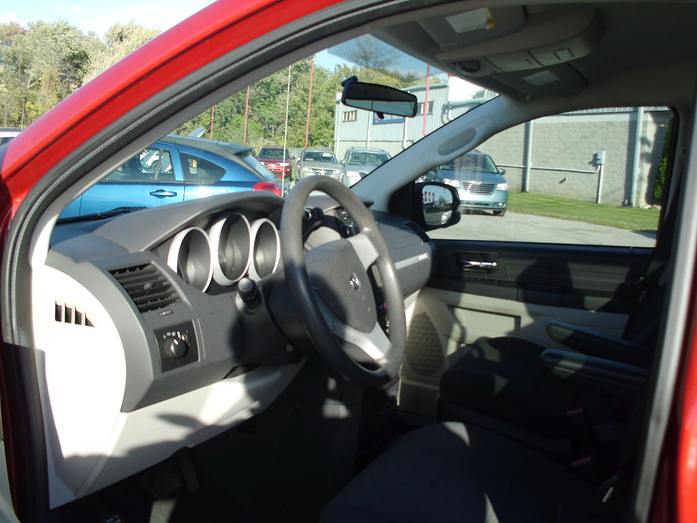 2009 Grand Caraven SE Red 014.jpg