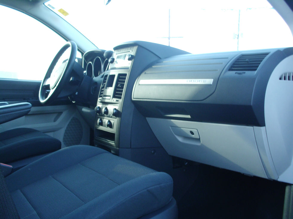 2009 Grand Caraven SE Red 013.jpg