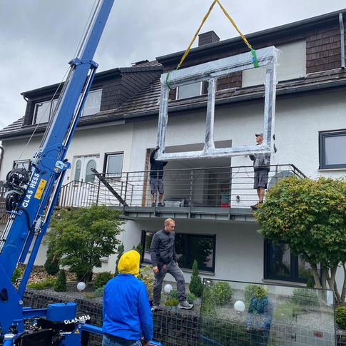 Einsatz Krahn für Einbau Schüco Fenster Iglos Elemente Dortmund .jpeg