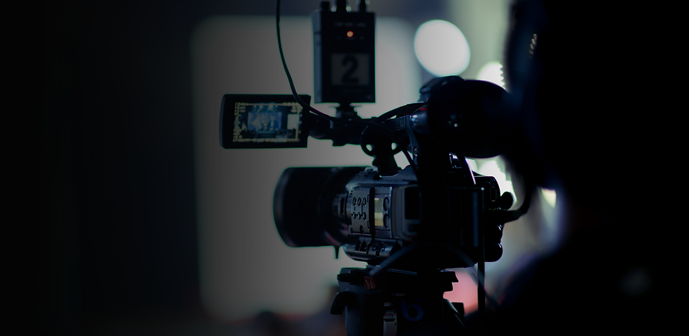 videographer-close-up-cameraman-man-with-camera-movie.png