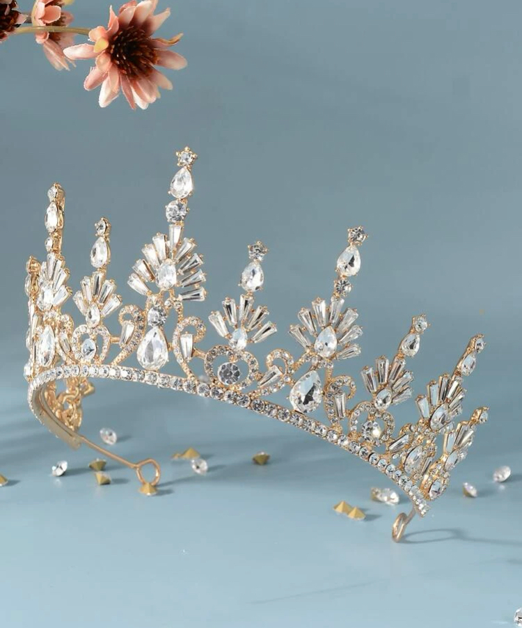 Thumbnail: Rhinestone Crown