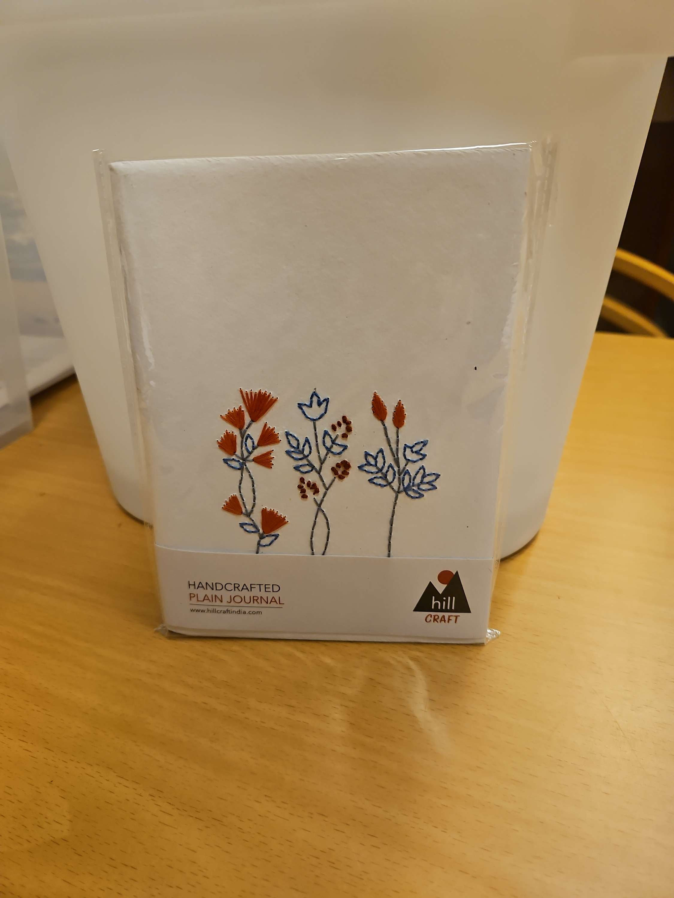 3201 Journal hvit med blomster