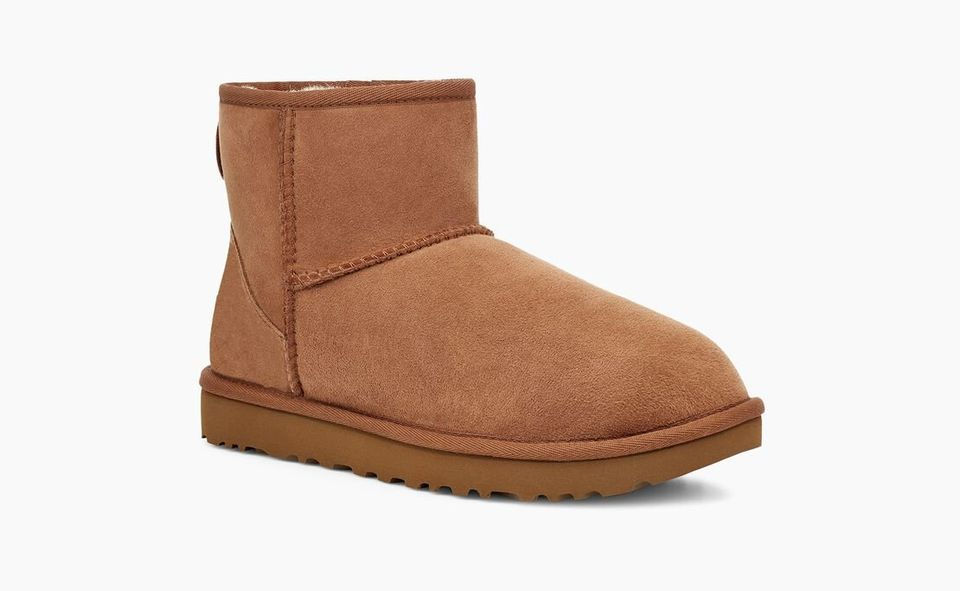 UGG CLASSIC MINI II BOOT, CHESTNUT SIZE 6