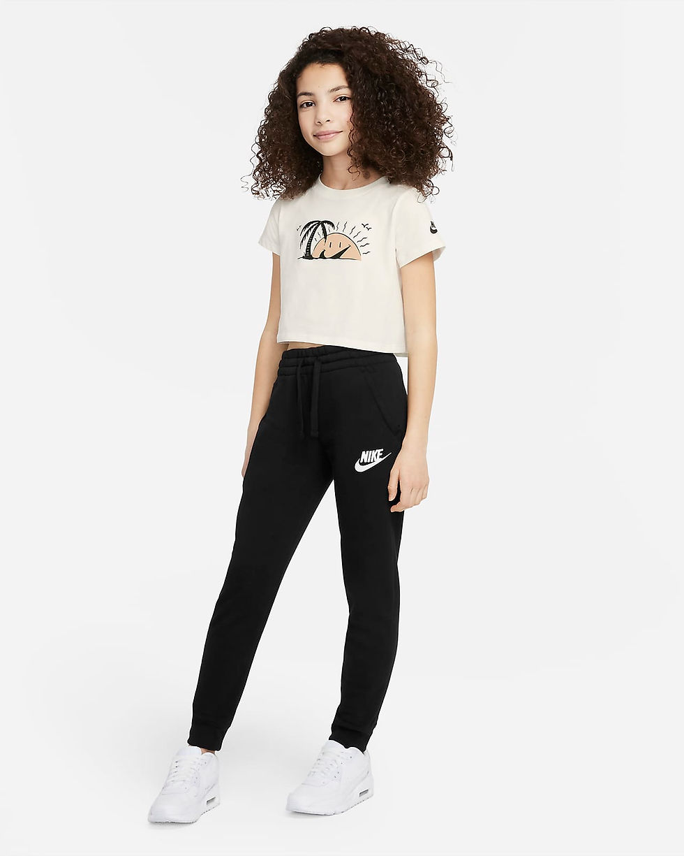الصورة المصغرة: Nike Sportswear
Older Kids' (Girls') T-Shirt