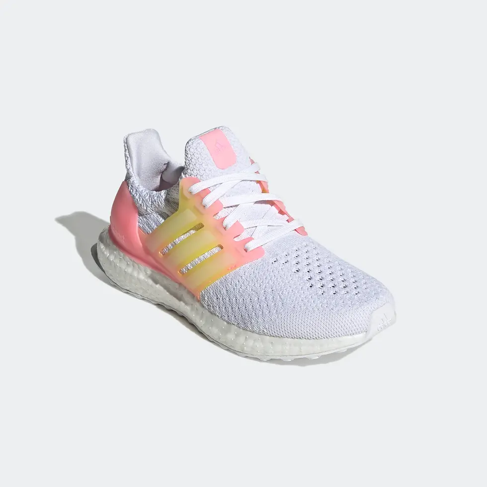 Thumbnail: ULTRABOOST 5.0 DNA SHOES Cloud White / Cloud White / Beam Pink