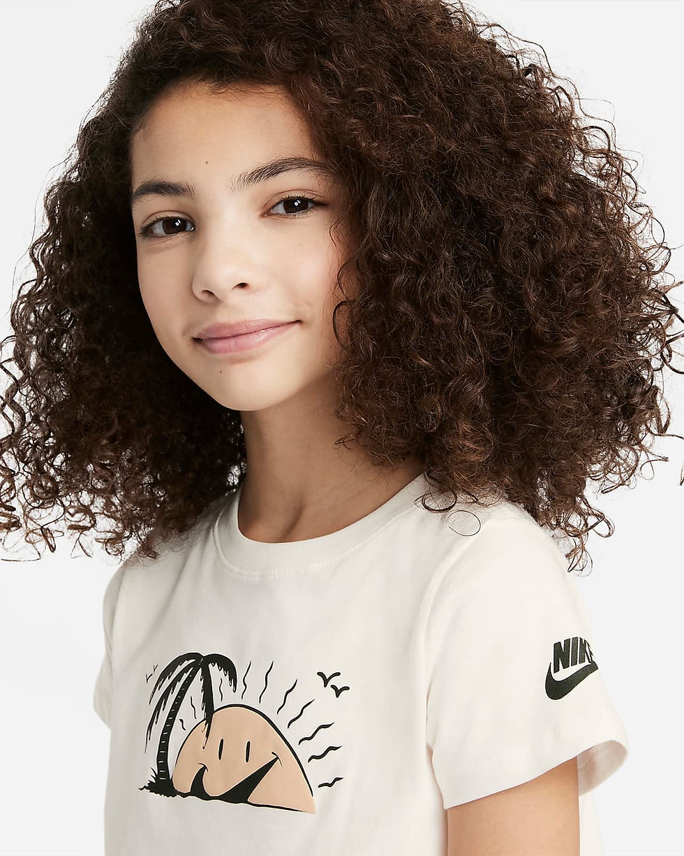 الصورة المصغرة: Nike Sportswear
Older Kids' (Girls') T-Shirt
