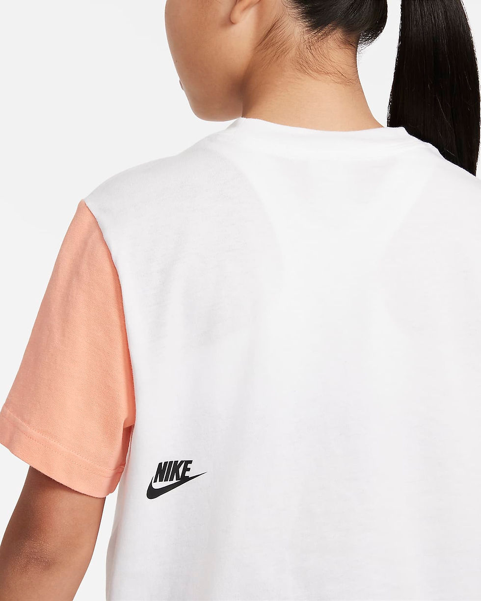 Thumbnail: Member AccessNike Sportswear EssentialOlder Kids' (Girls') Boxy Dance T-Shirt