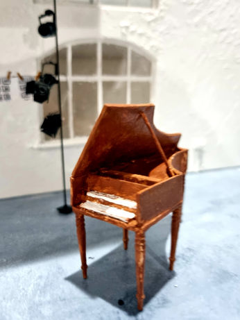 miniature harpsichord 