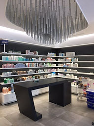Esquina Mostrador detalles de iluminación NOVUM FARMA