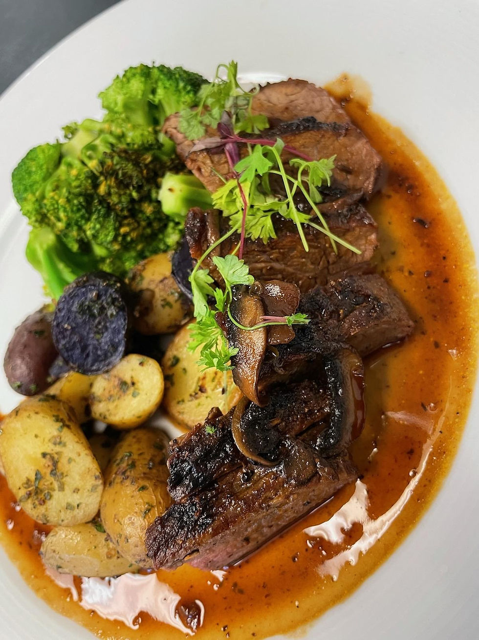 TriTip in AuJus w_ Broccoli & Potatoes.jpg