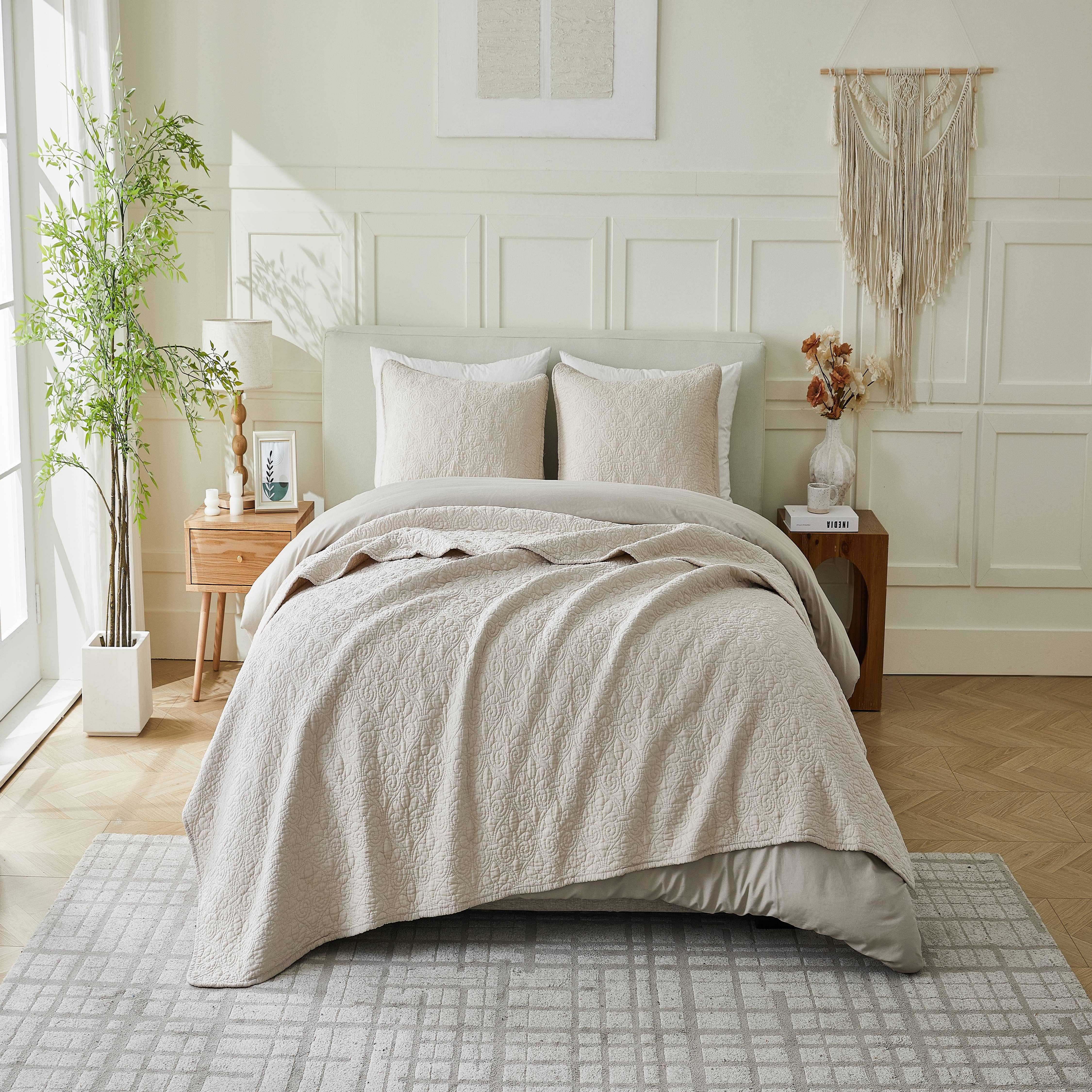 Patina Vie 3 PC Cotton Stitched Embroidered Zafira Quilt Set: Taupe, Full/Queen