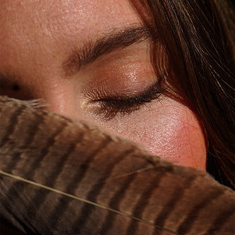 Mesa de trabajo 13courtney a (1)_edited.jpg