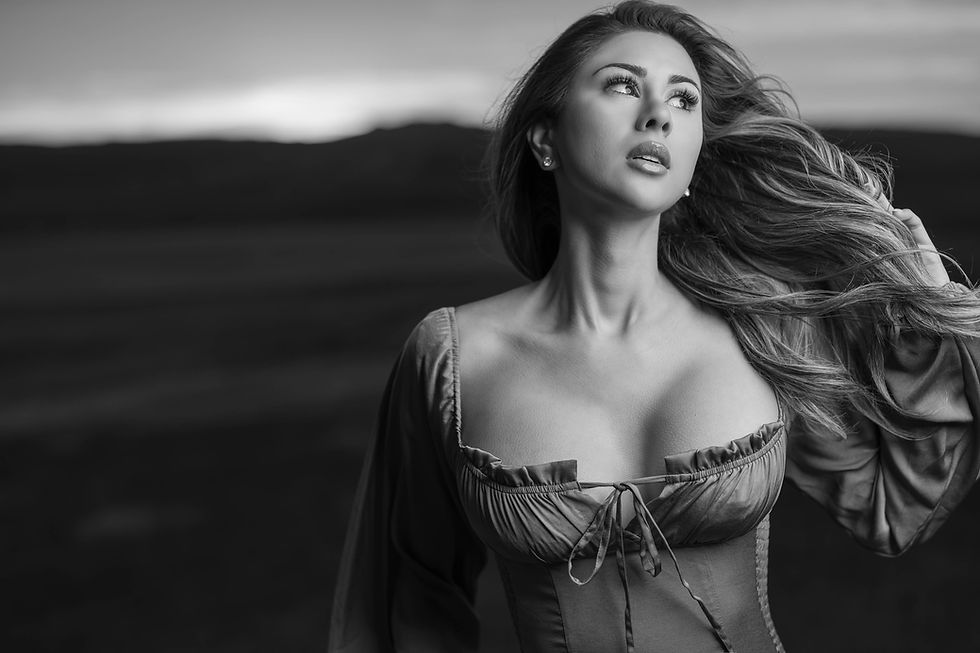 VIVIANNA BW-.jpg