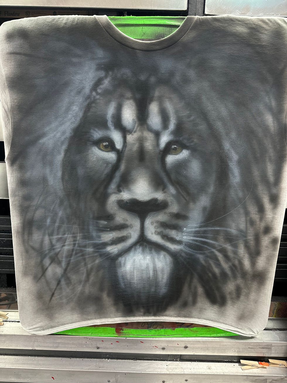 Miniatura: Airbrush Art  Lion's Face T-Shirt