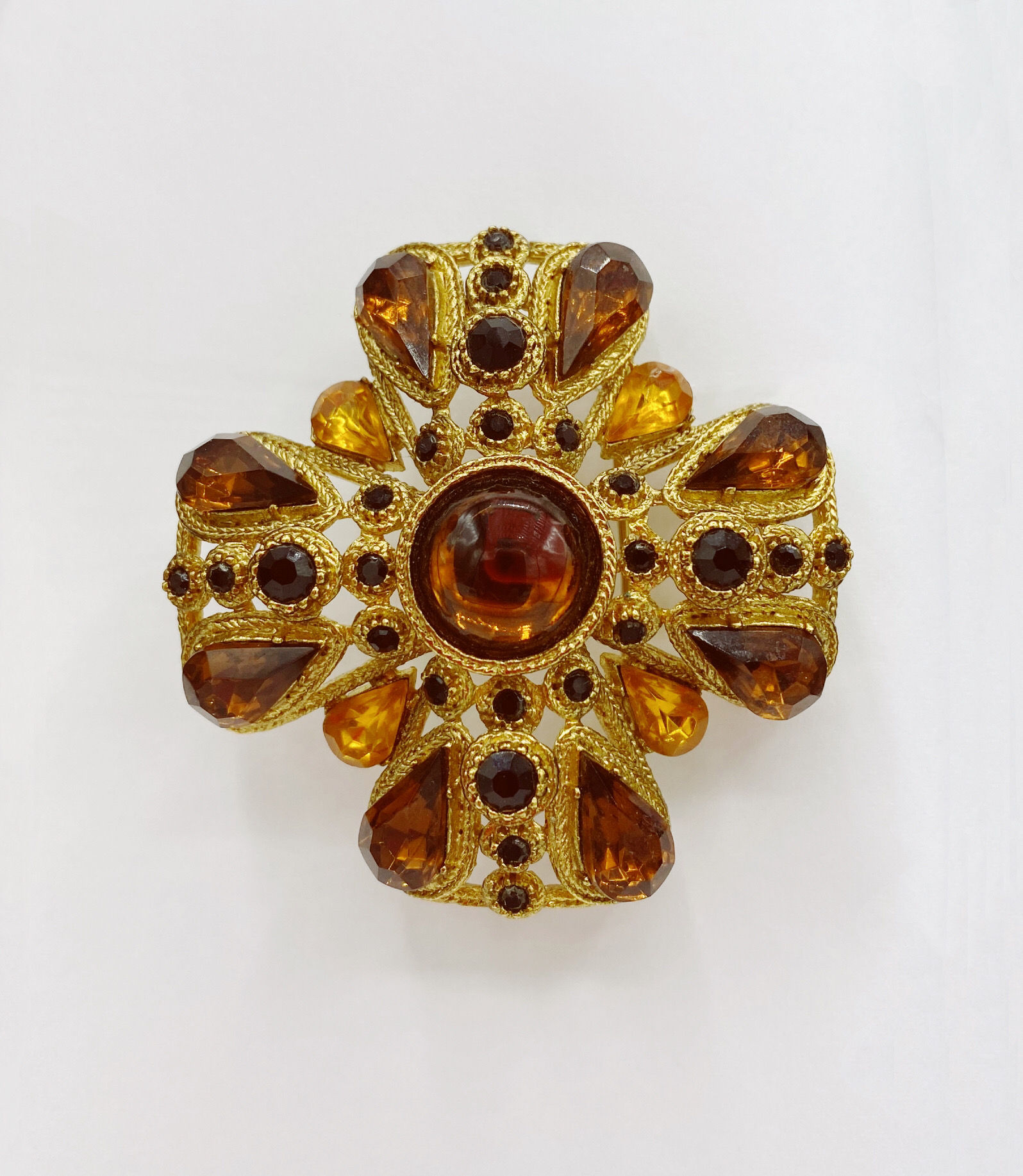 Винтажная брошь от SPHINX