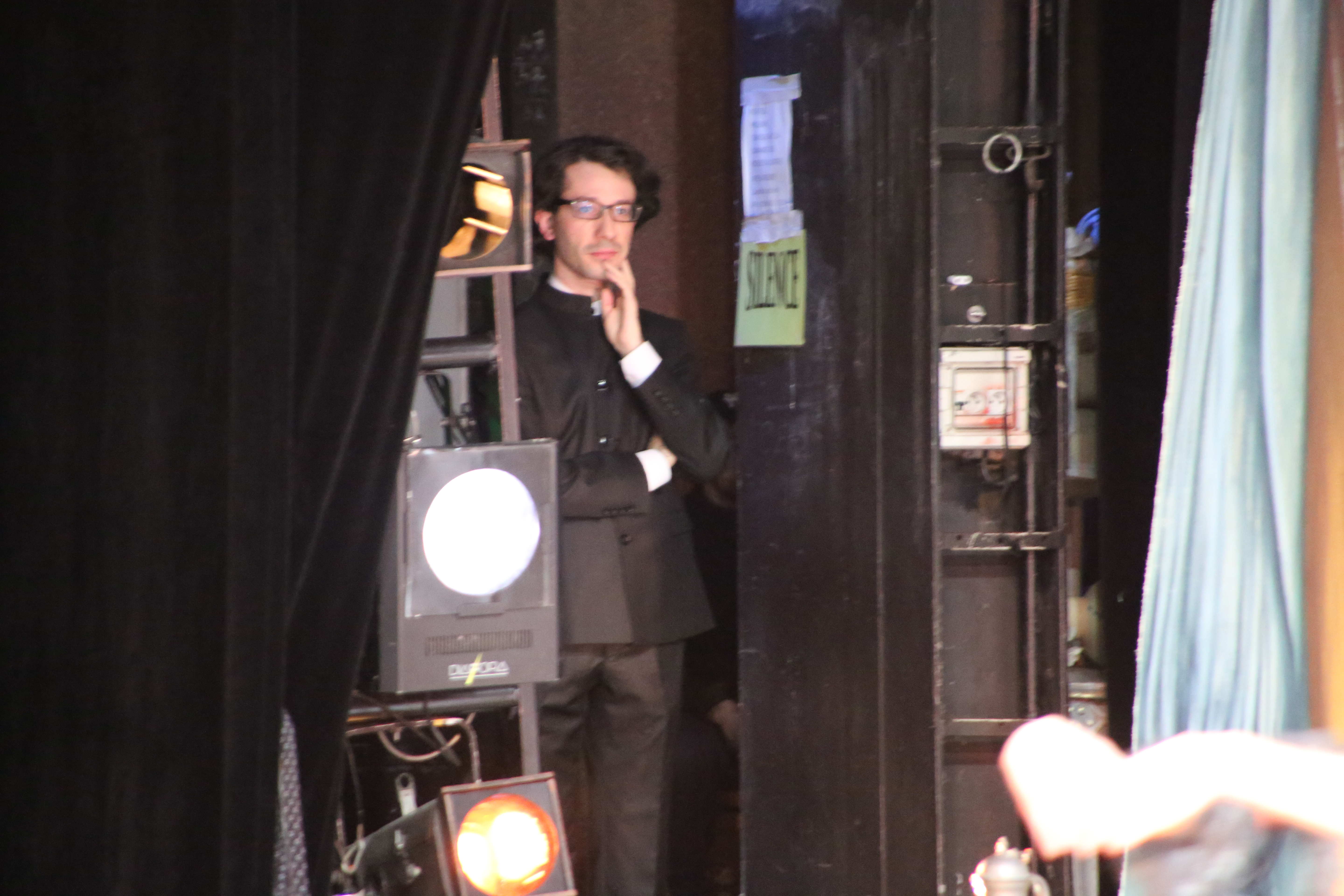 En coulisse