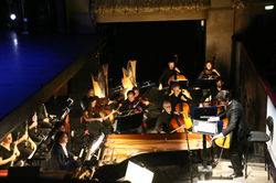 L'Orchestre Philharmonique de Nice sous la direction de Léonard Ganvert, au piano Jonathan Bénichou