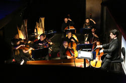 L'Orchestre Philharmonique de Nice sous la direction de Léonard Ganvert, au piano Jonathan Bénichou