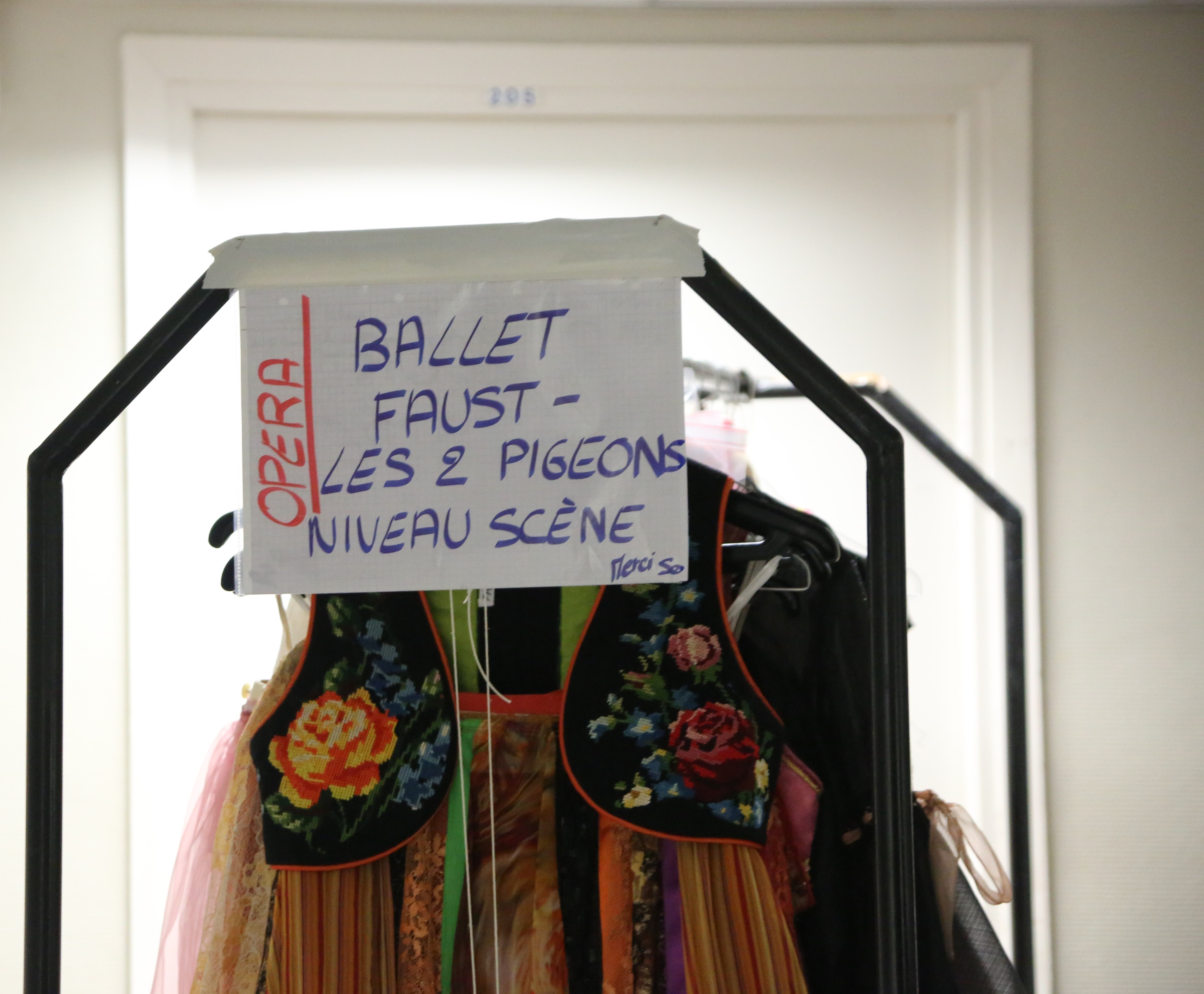 ... les costumes sont rangés