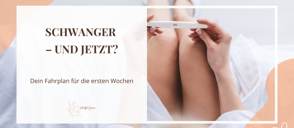Schwangere Frau hält positiven Schwangerschaftstest mit zwei Streifen in der Hand