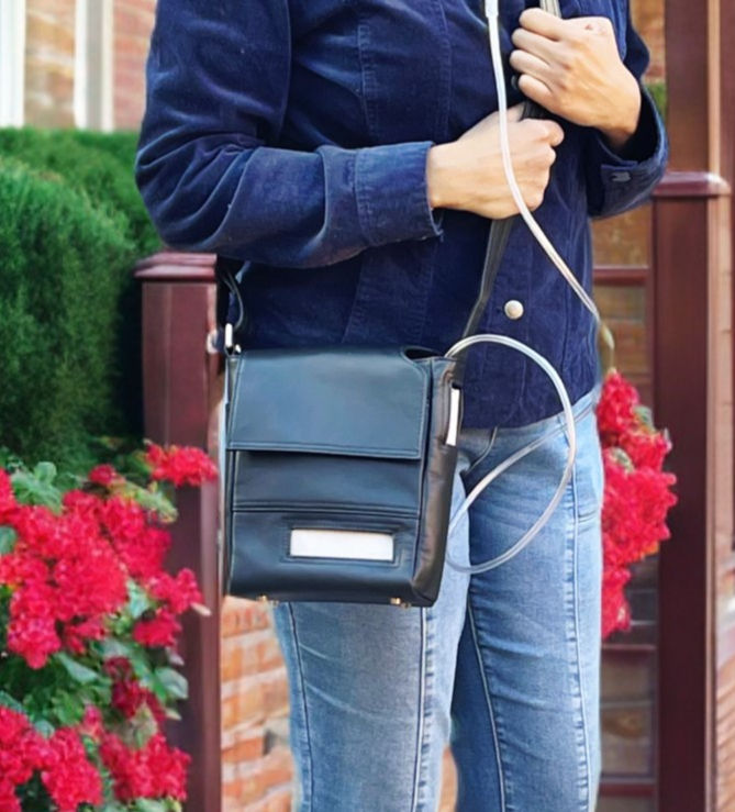 Thumbnail: Inogen One G4 / Rove 4 Purse, 100% Genuine Black Leather