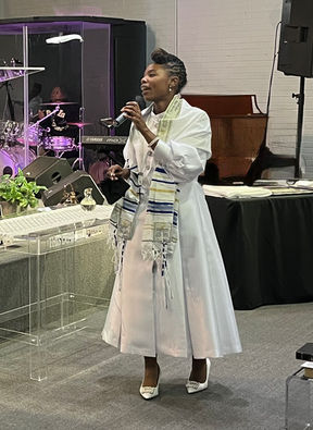 Samia Young, Prophet