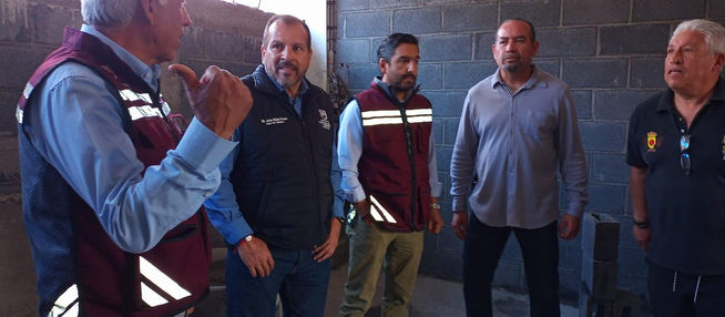 Con un avance del 70% y con trabajos de acabados de pintura, techumbre y otros detalles, el Gimnasio